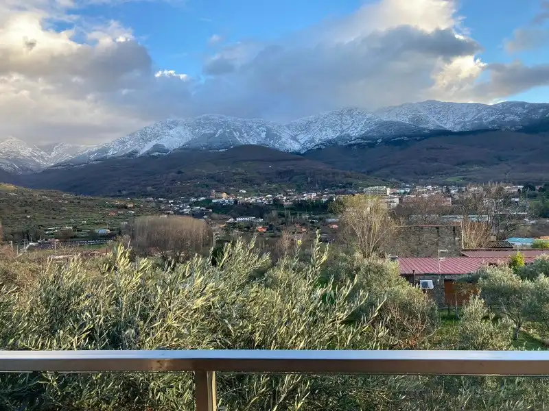 Vista exterior de Casa o xalet en venda en Hervás amb Calefacció