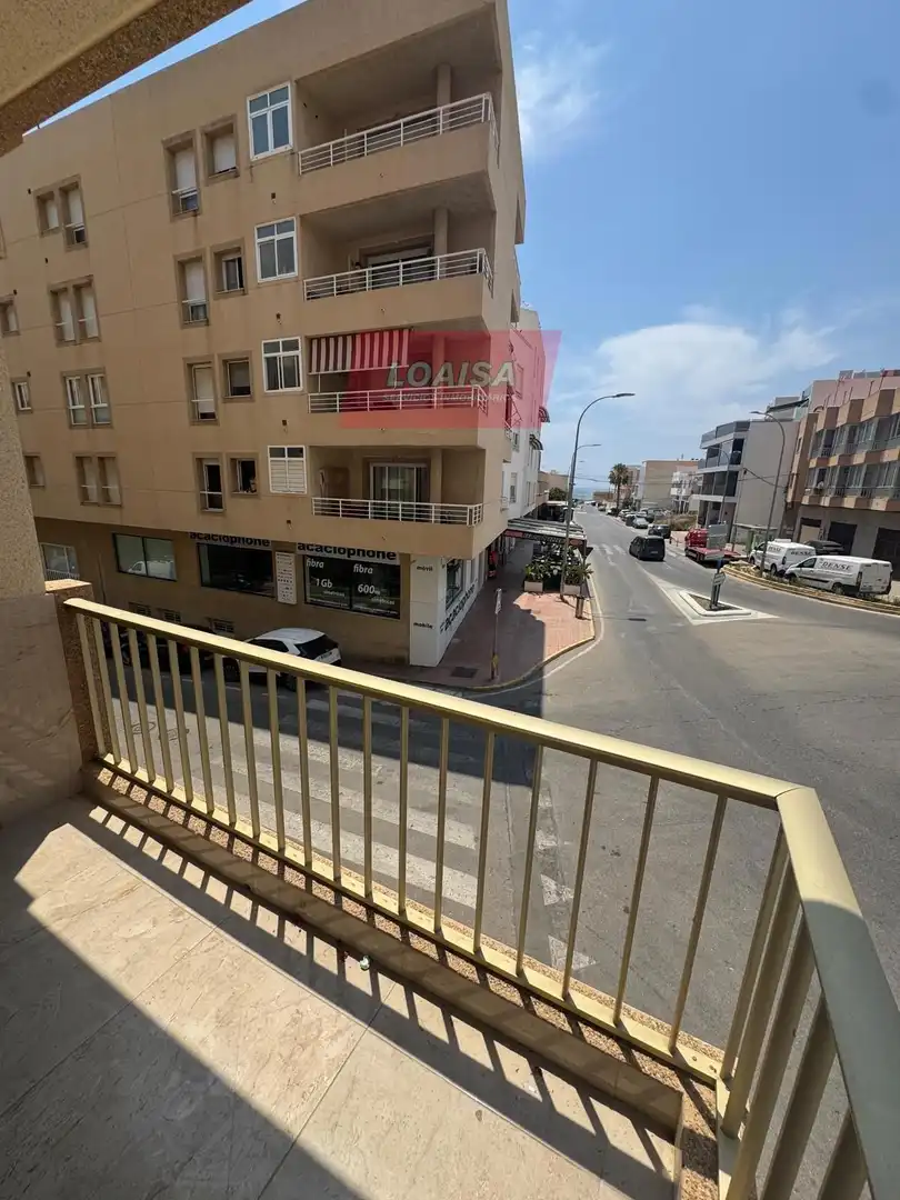 Vista exterior de Pis en venda en Garrucha amb Aire condicionat, Terrassa i Moblat