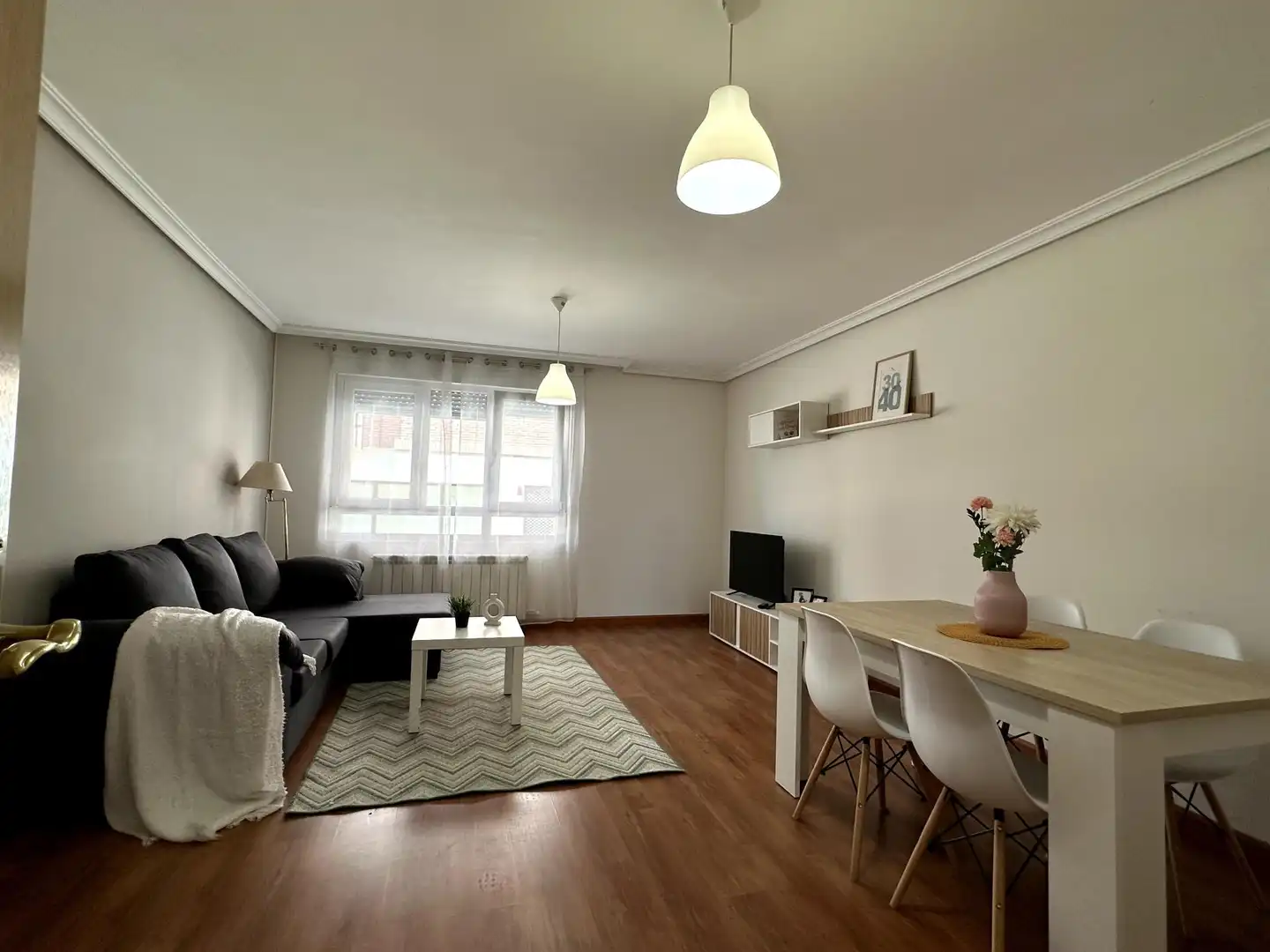 Sala de estar de Apartamento en venta en León Capital  con Calefacción y Terraza