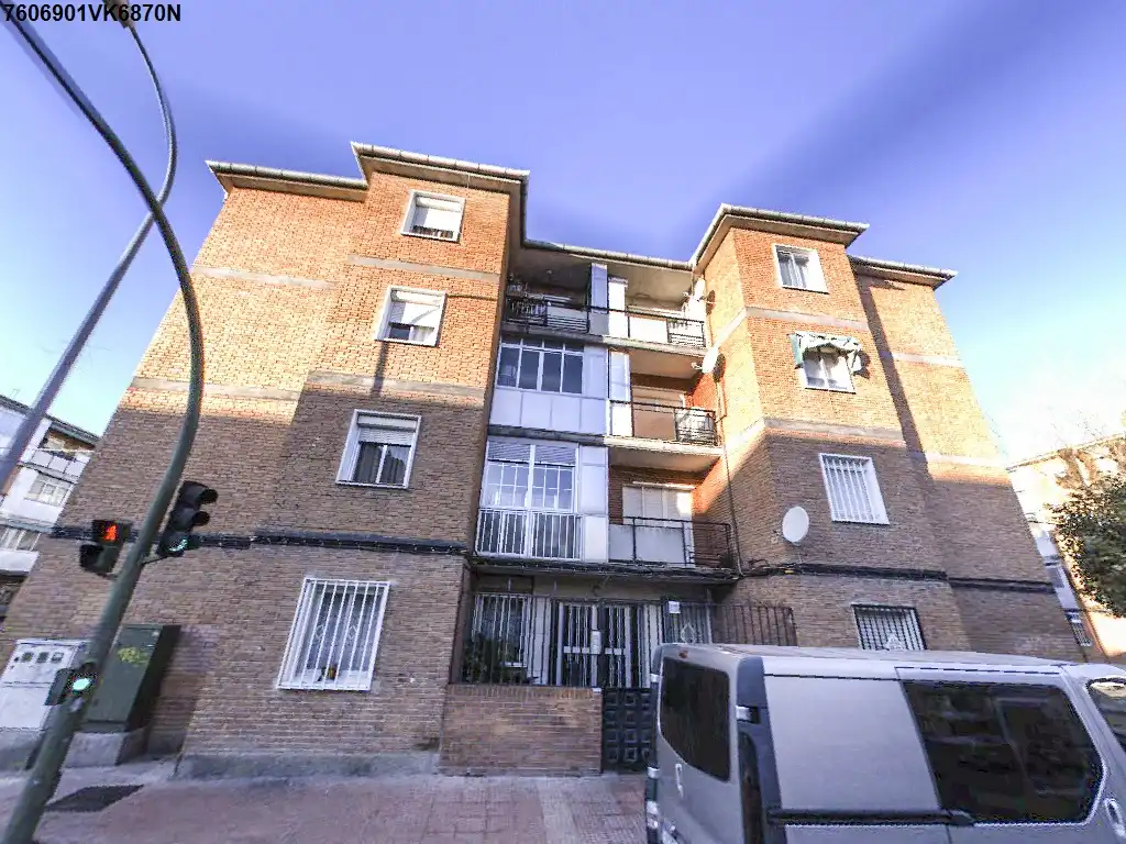 Vista exterior de Piso en venta en Alcalá de Henares