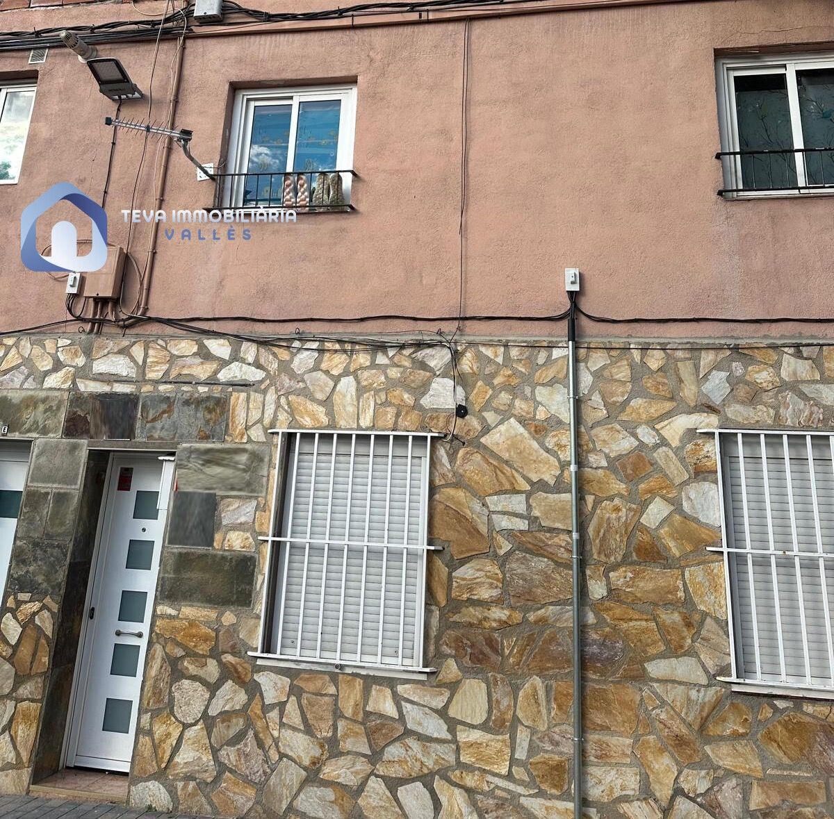 Vista exterior de Planta baixa en venda en Terrassa