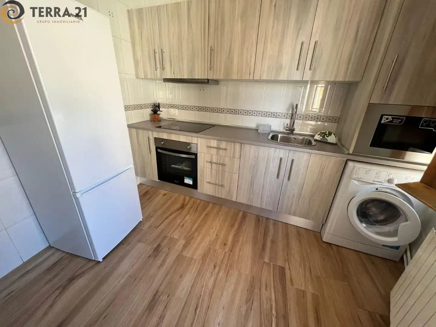 Cuina de Pis de lloguer en Jaén amb Aire condicionat, Moblat i Balcó