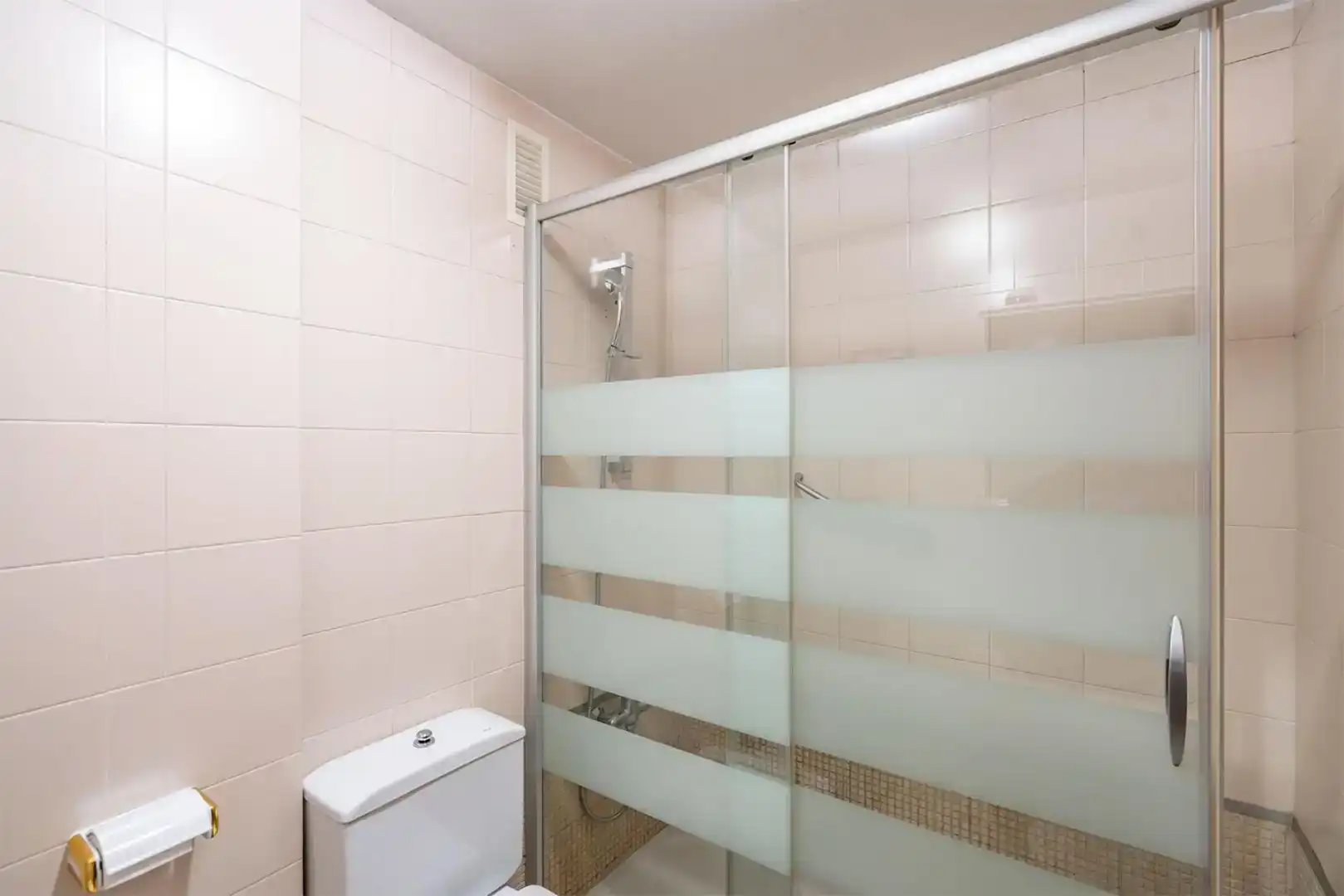 Badezimmer von Wohnung zur Miete in Santander mit Balkon