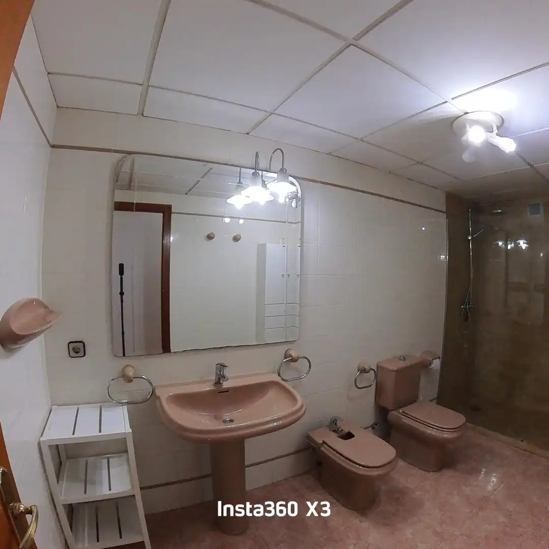 Baño de Piso en venta en Deltebre con Aire acondicionado, Terraza y Trastero
