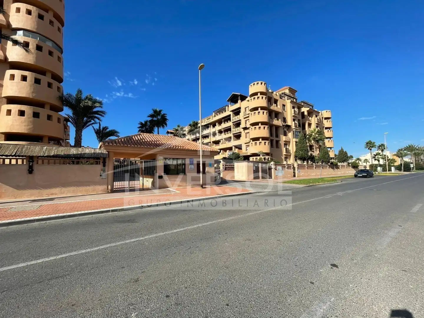 Vista exterior de Planta baja en venta en El Ejido con Aire acondicionado, Calefacción y Parquet