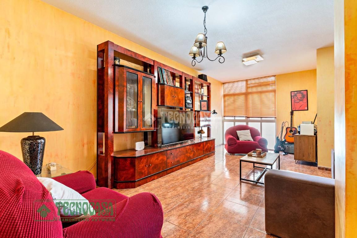 Piso en venta en C. Carrera San Isidro, Ejido Centro, El Ejido Ciudad