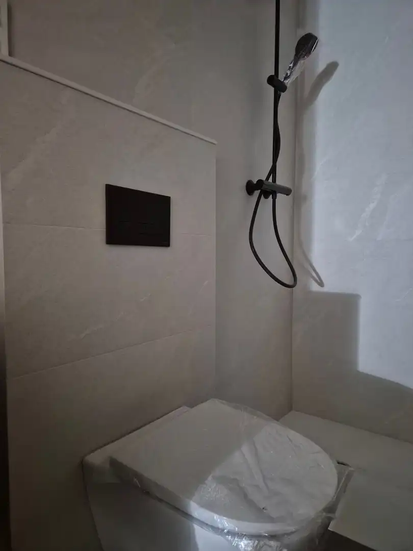 Bany de Pis en venda en Gijón  amb Calefacció i Piscina