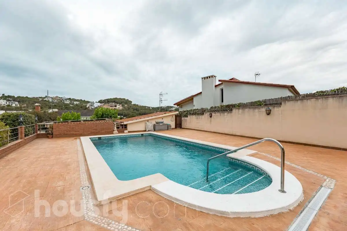 Piscina de Casa o xalet en venda en Sant Pere de Ribes amb Aire condicionat, Calefacció i Jardí privat