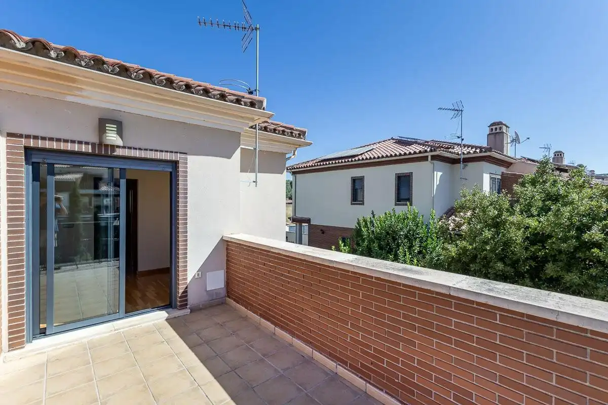Terrassa de Casa adosada en venda en Albolote amb Aire condicionat, Calefacció i Jardí privat