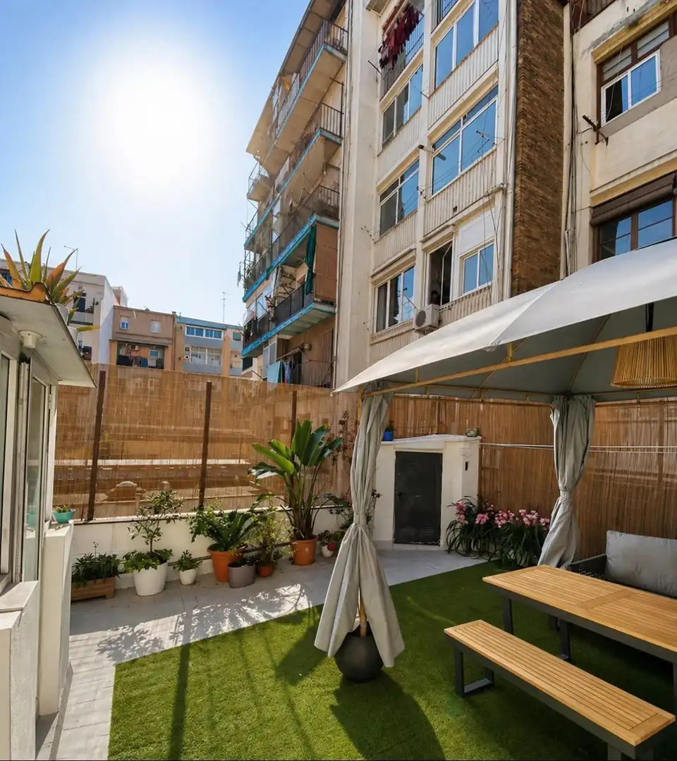 Terrace of Duplexes for rent to own in Barcelona  with Air Conditioner, Private garden and Pets allowed
