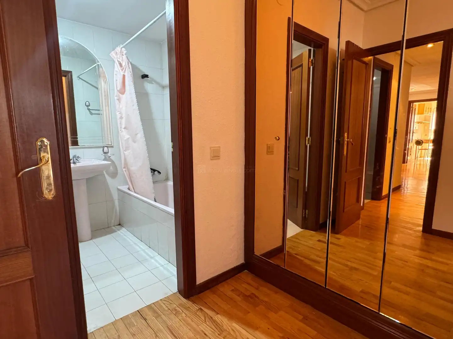 Bathroom of Flat for sale in  Logroño  with Heating, Parquet flooring and Storage room