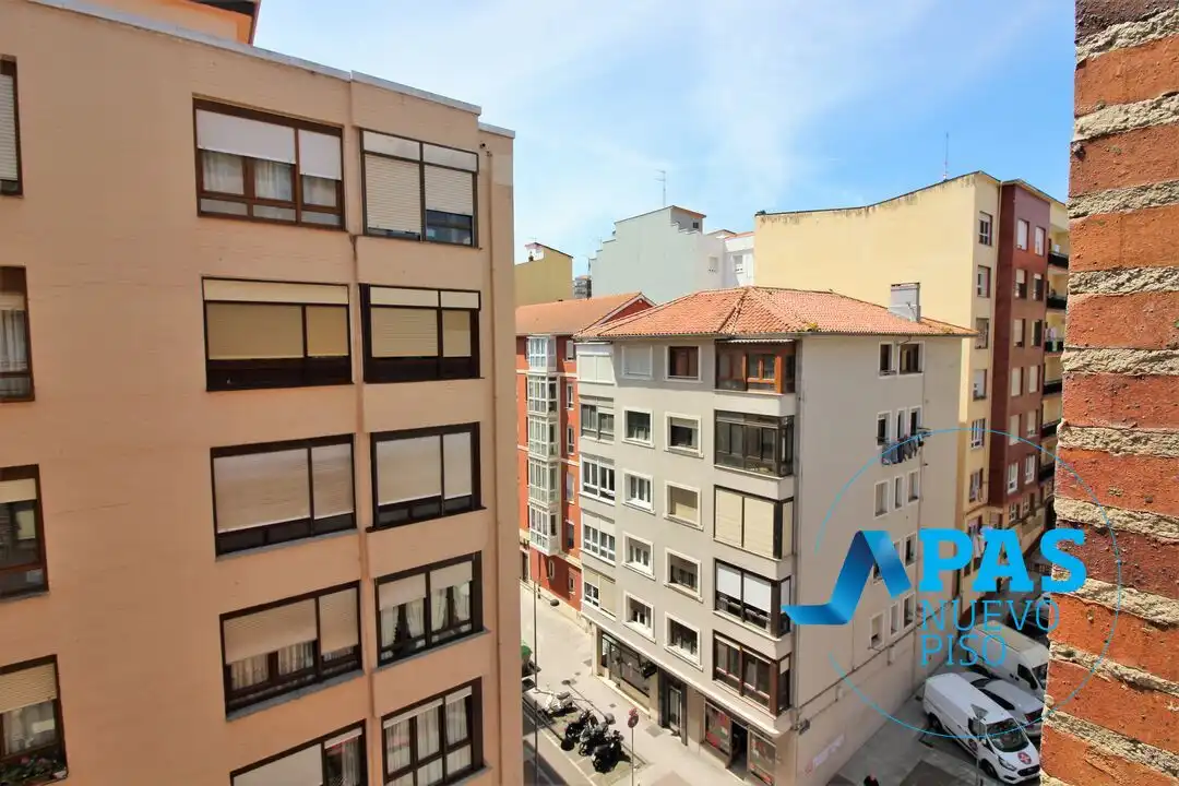 Außenansicht von Wohnung zum Verkauf in Santander mit Heizung und Abstellraum