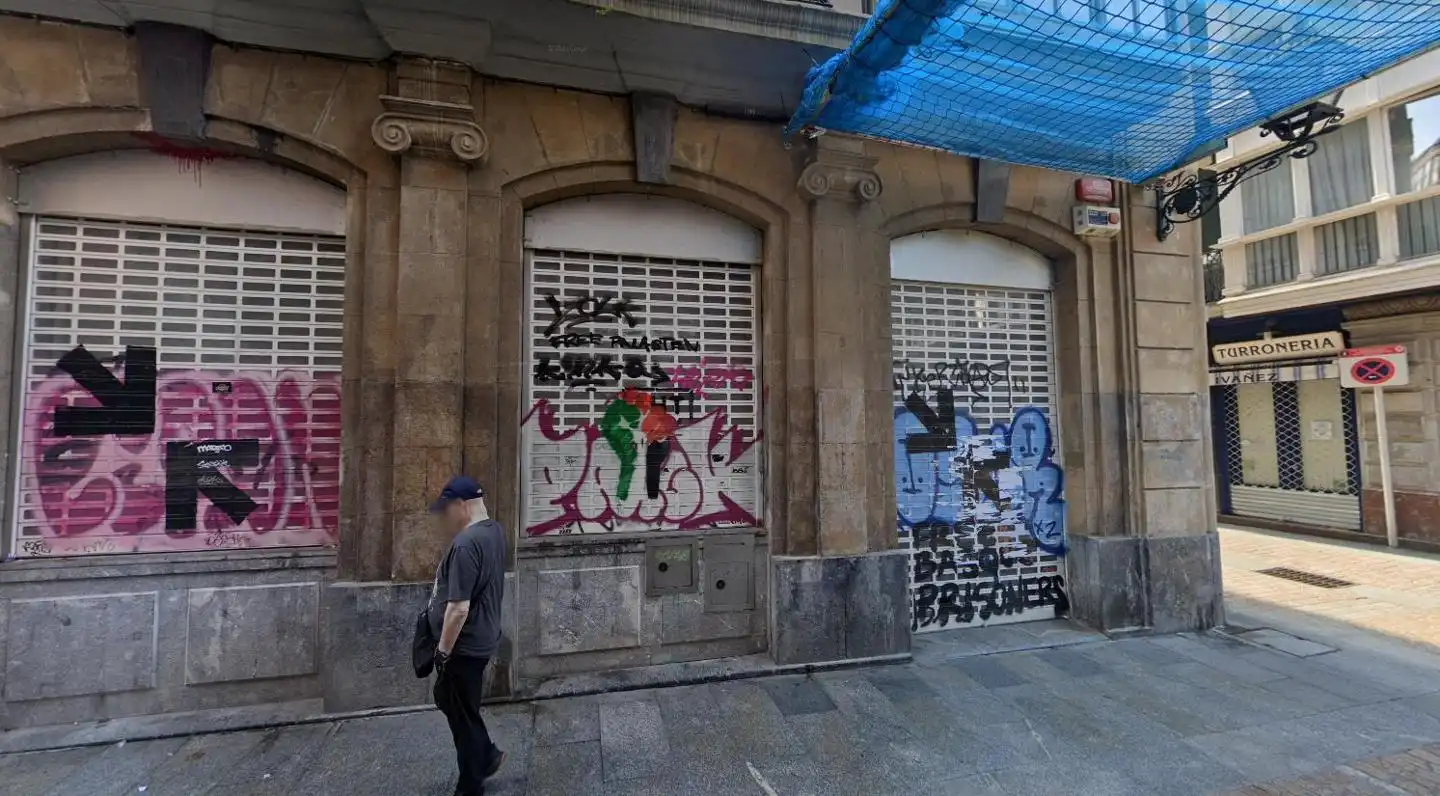 Vista exterior de Local de alquiler en Bilbao  con Aire acondicionado
