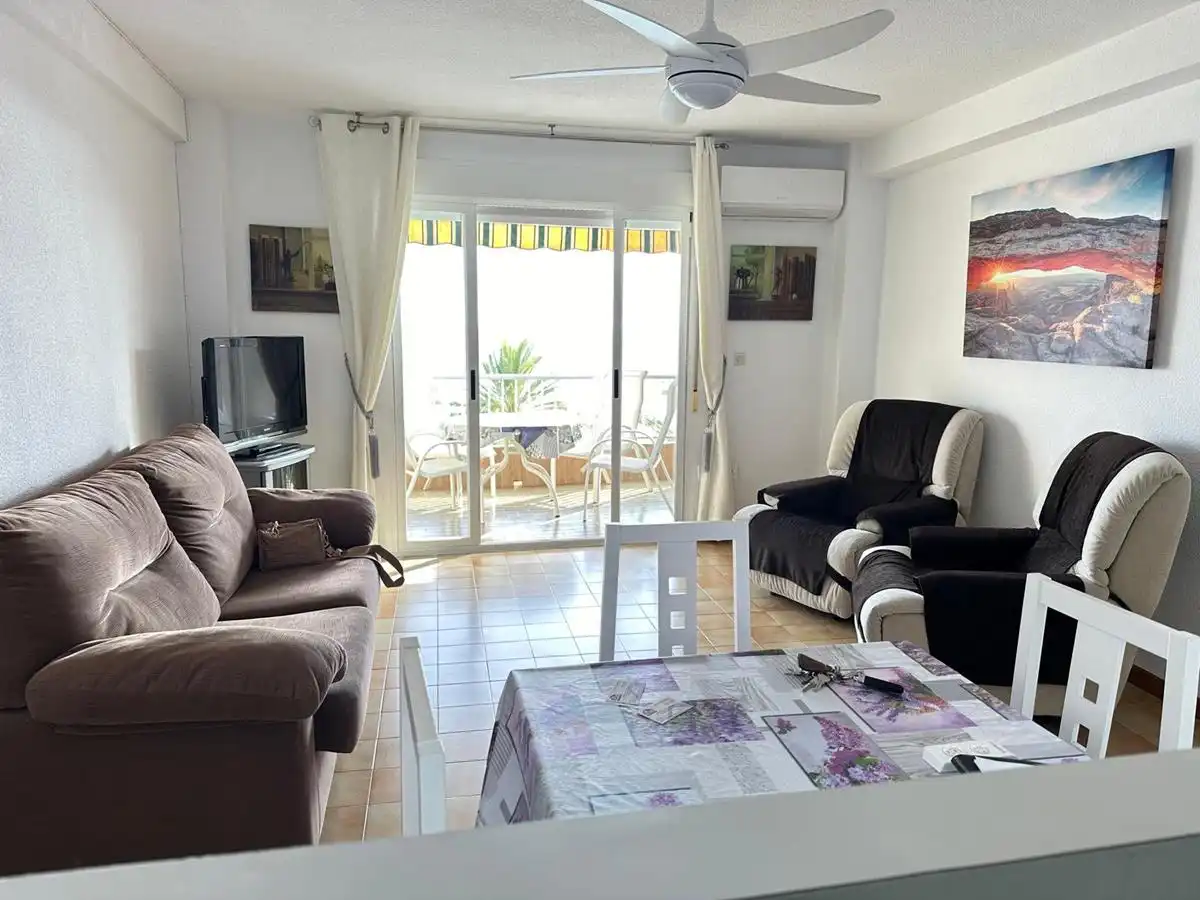 Wohnzimmer von Wohnungen zur Miete in Almuñécar mit Klimaanlage, Terrasse und Möbliert