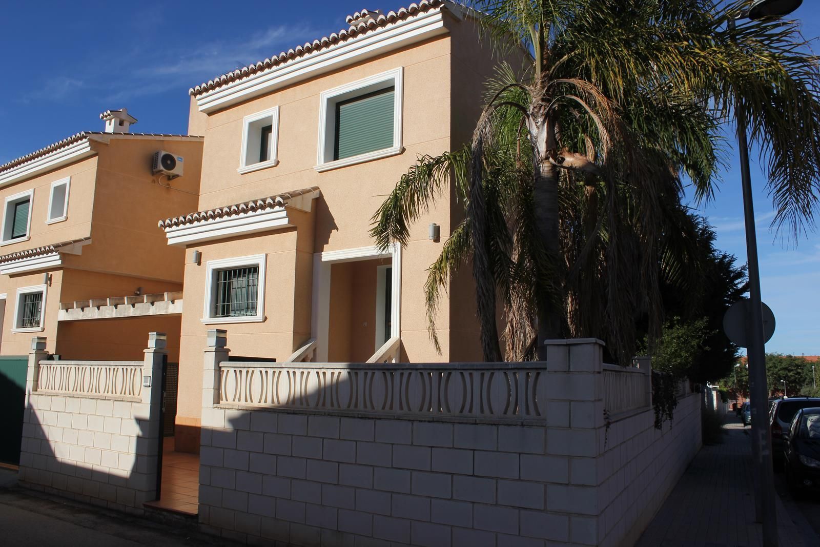 Exterior view of Single-family semi-detached for sale in Dénia  with Air Conditioner