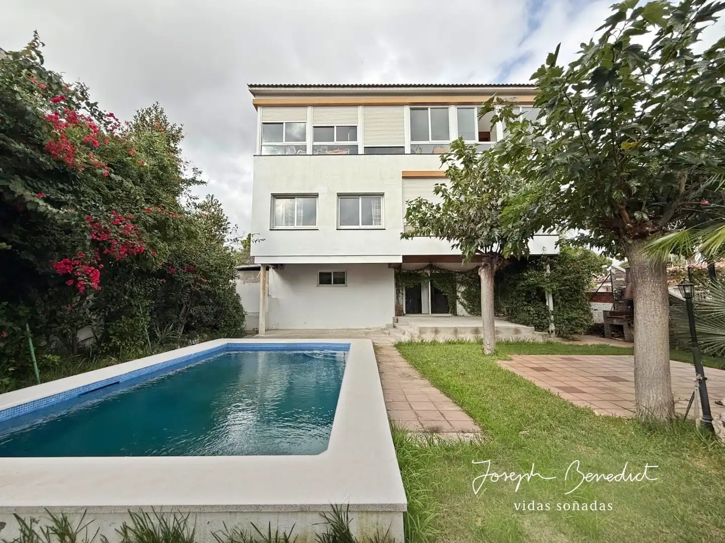 Haus mit Pool zum Verkauf in Montmar