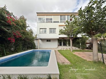 Casa amb piscina en venda a Montmar