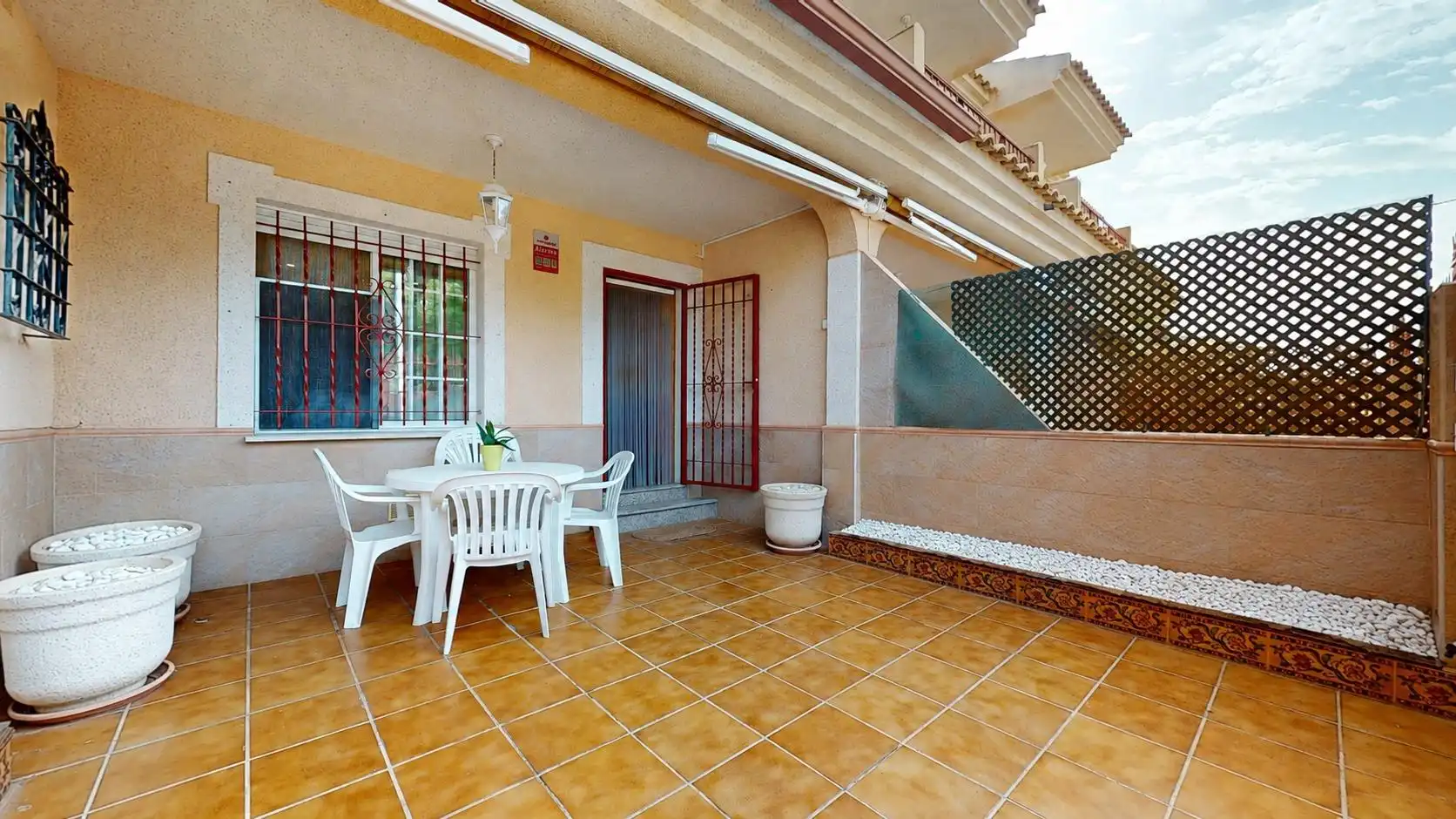 Casa a schiera con terrazza in vendita a Calle Calle Islas Malvinas