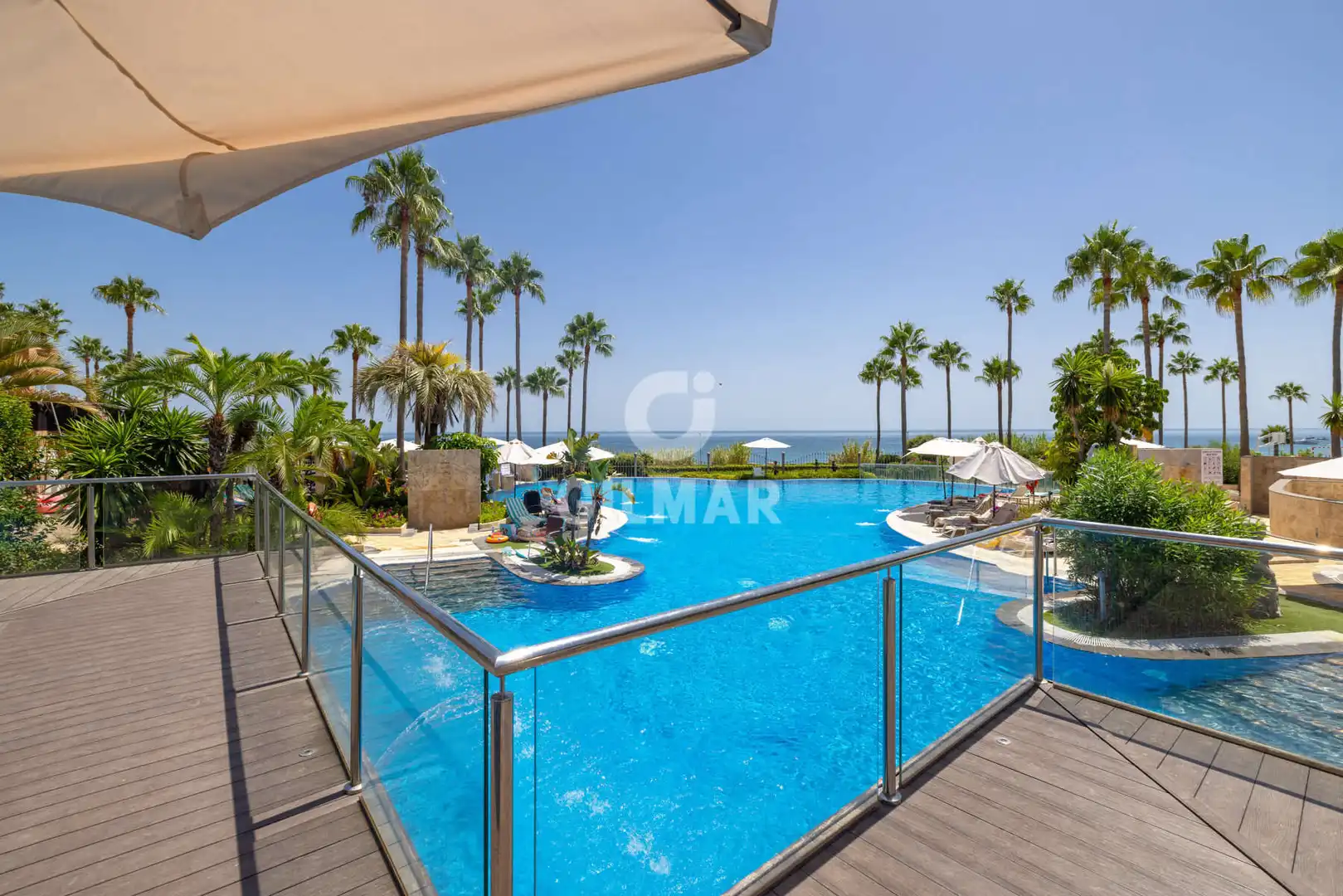 Piscina de Planta baja en venta en Estepona con Calefacción, Jardín privado y Trastero