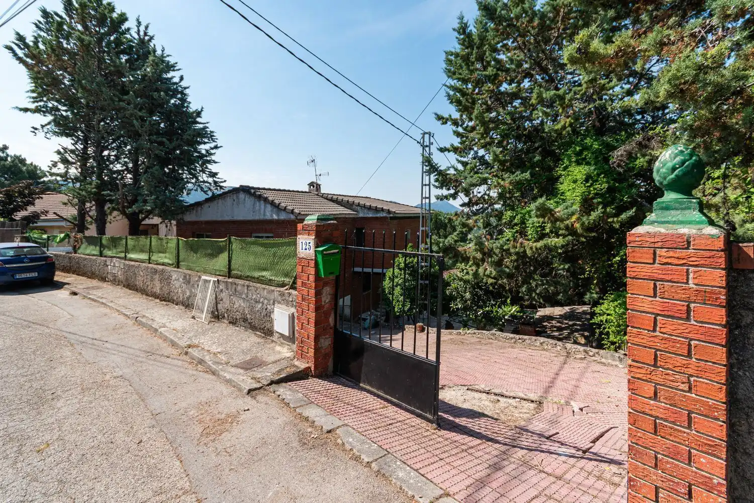 Vista exterior de Casa o chalet en venta en Robledo de Chavela