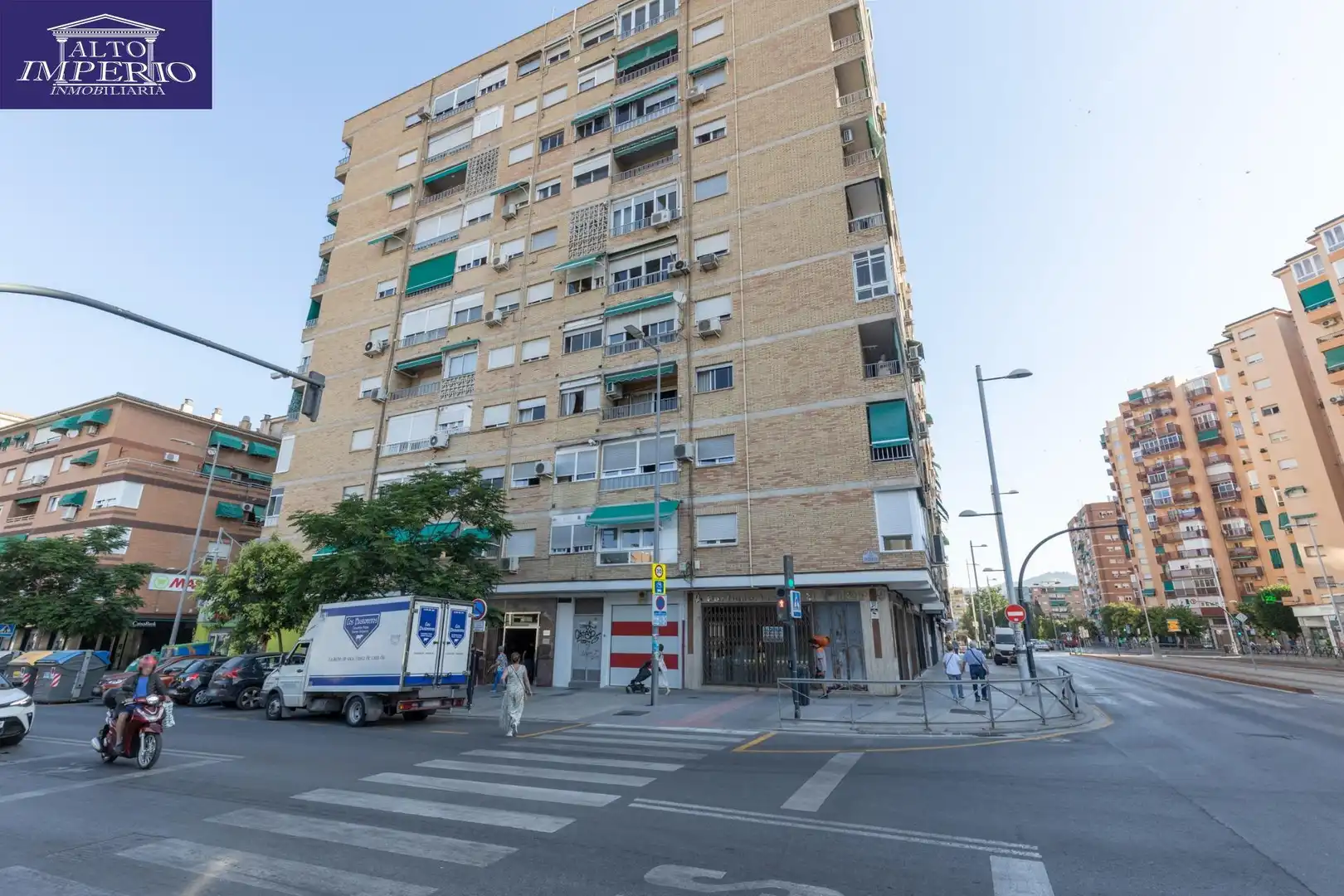 Vista exterior de Pis en venda en Granada amb Aire condicionat, Moblat i Balcó
