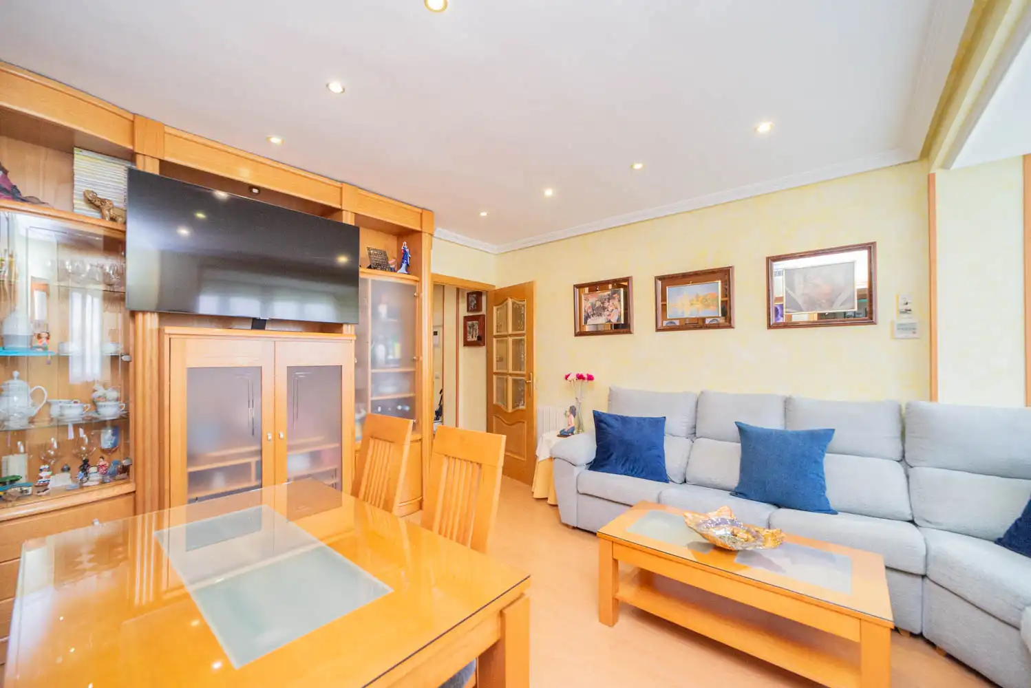 Living room of Flat for sale in Leganés  with Air Conditioner, Storage room and Community pool