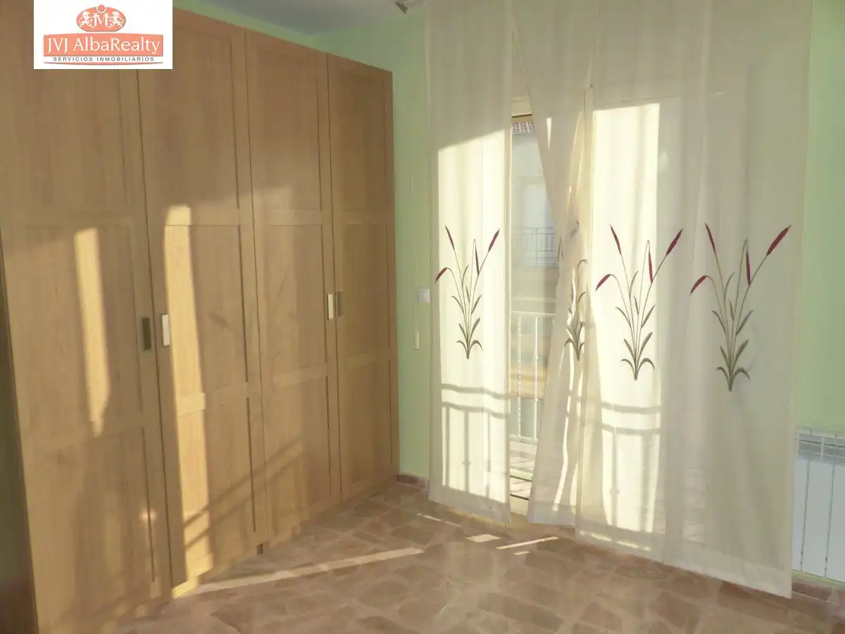 Habitación de Casa adosada en venta en Albacete con Calefacción y Balcón