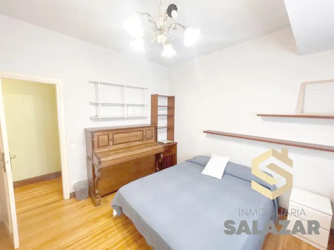 Schlafzimmer von Wohnung zur Miete in Bilbao  mit Heizung