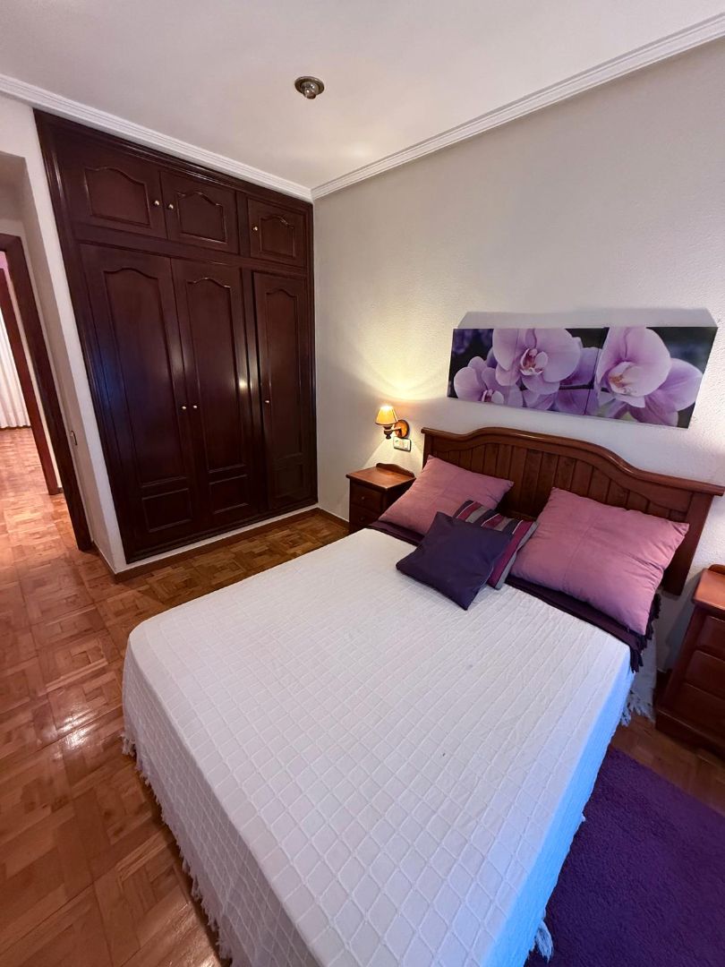 Flat for sale in Salesas - Foncalada - Campoamor