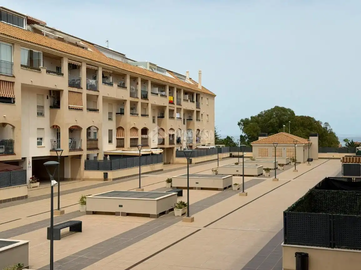 Vista exterior de Pis en venda en Manilva amb Aire condicionat, Terrassa i Traster