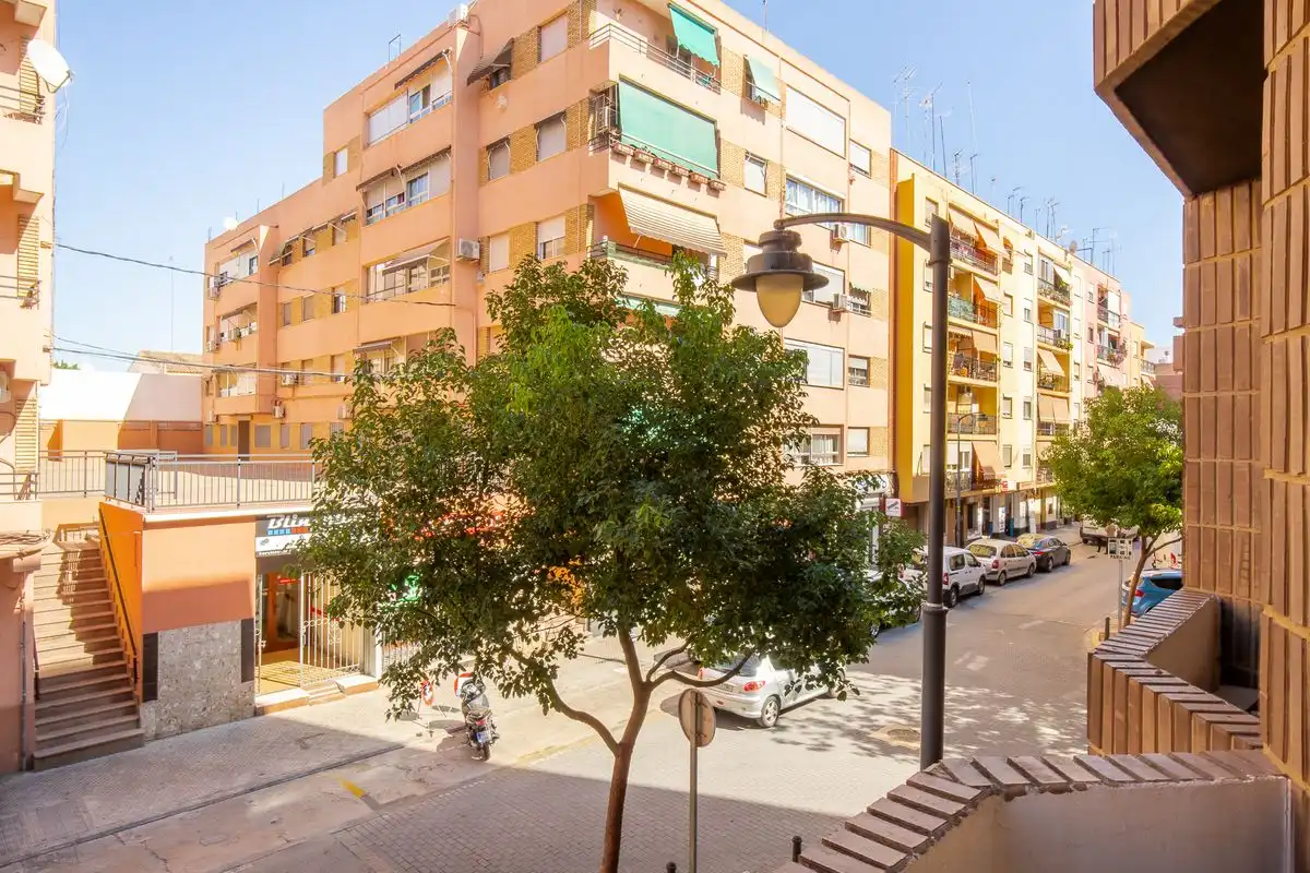 Vista exterior de Pis en venda en Alaquàs amb Aire condicionat i Calefacció