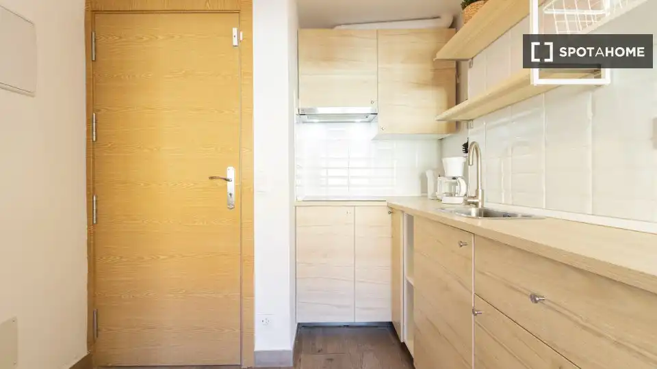 Kitchen of Flat for rent in Madrid  with Air Conditioner, Heating and Furnished