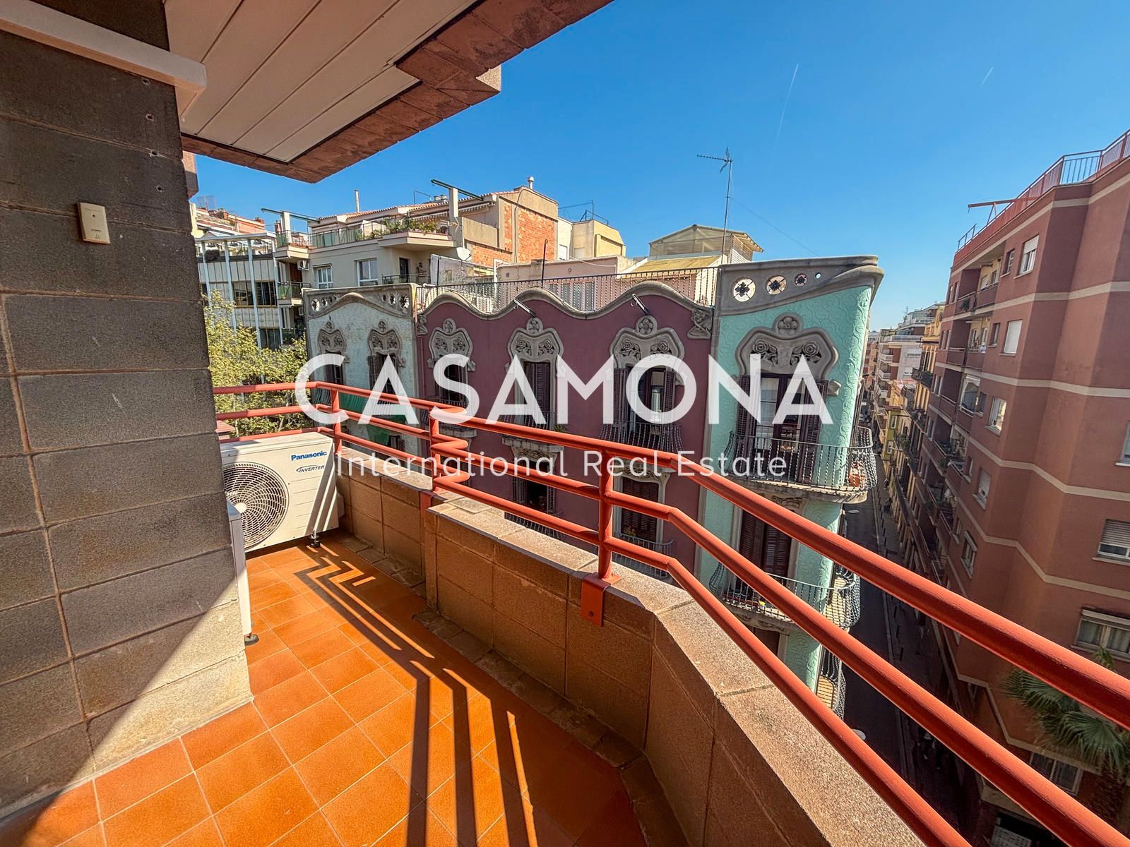 Exterior view of Apartment to rent in  Barcelona Capital  with Air Conditioner, Heating and Furnished