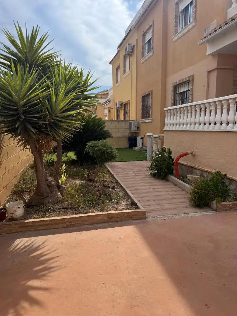 Jardí de Casa adosada en venda en Rojales amb Aire condicionat, Calefacció i Jardí privat