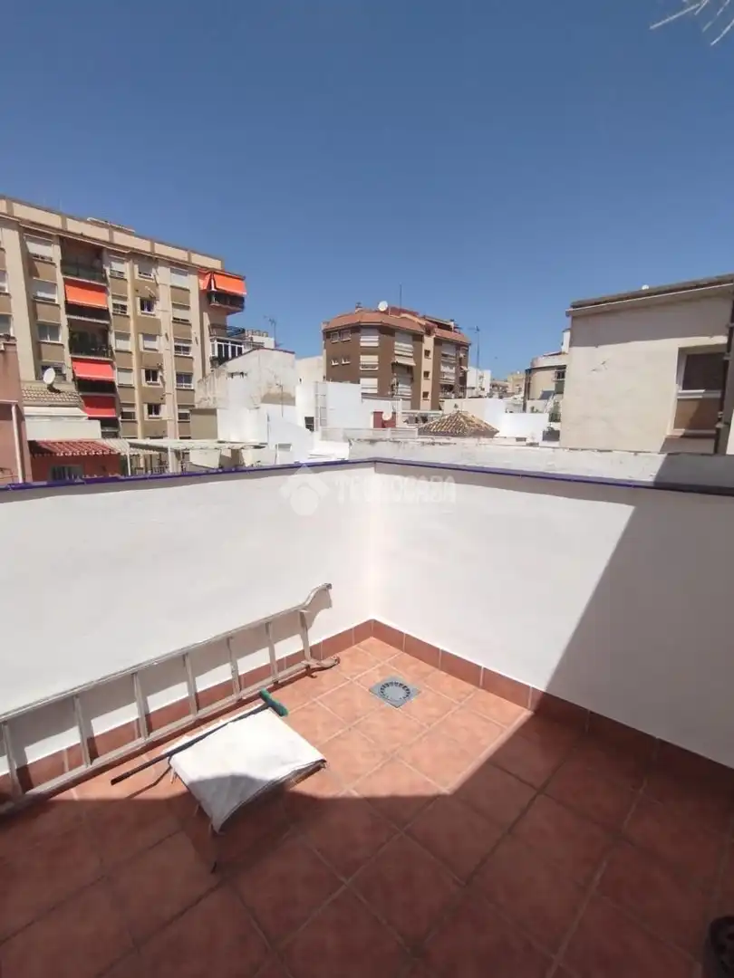 Terrasse von Einfamilien-Reihenhaus zum Verkauf in Málaga mit Klimaanlage, Terrasse und Balkon