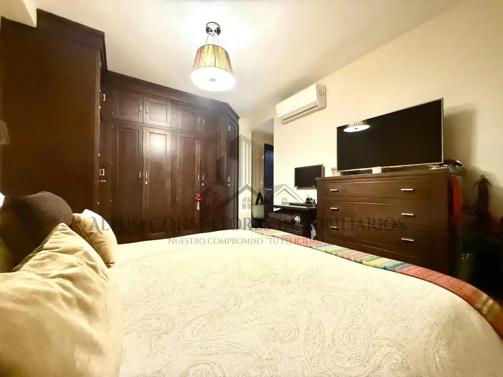 Bedroom of Flat for sale in Sevilla