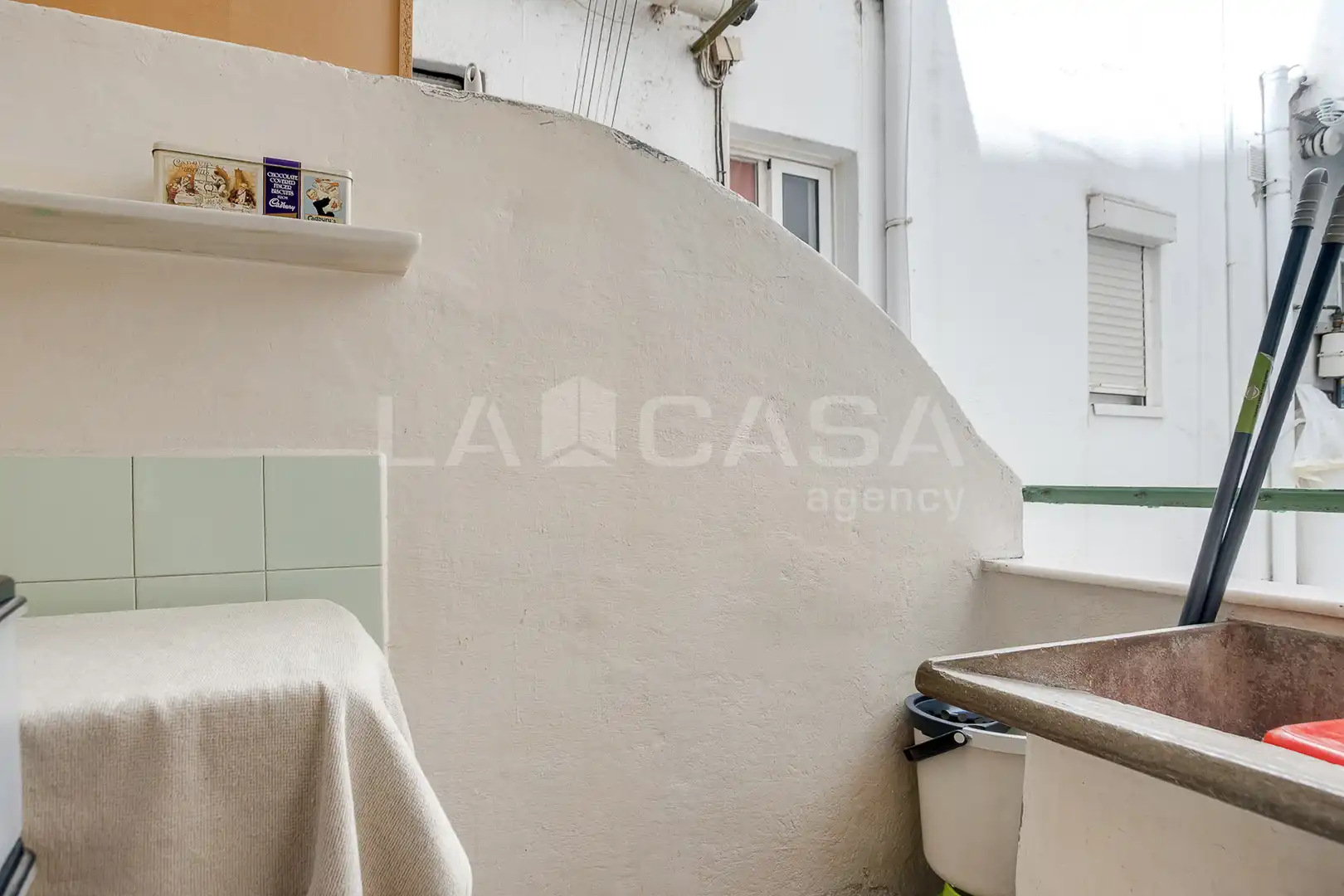 Terrassa de Pis en venda en Barcelona amb Forn i Balcó