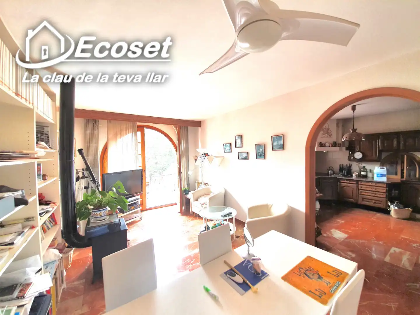 Sala d'estar de Casa o xalet en venda en Cervelló amb Calefacció, Jardí privat i Terrassa