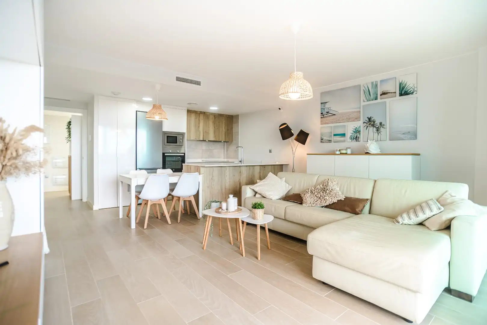 Sala d'estar de Apartament en venda en Cartagena amb Parquet, Terrassa i Balcó