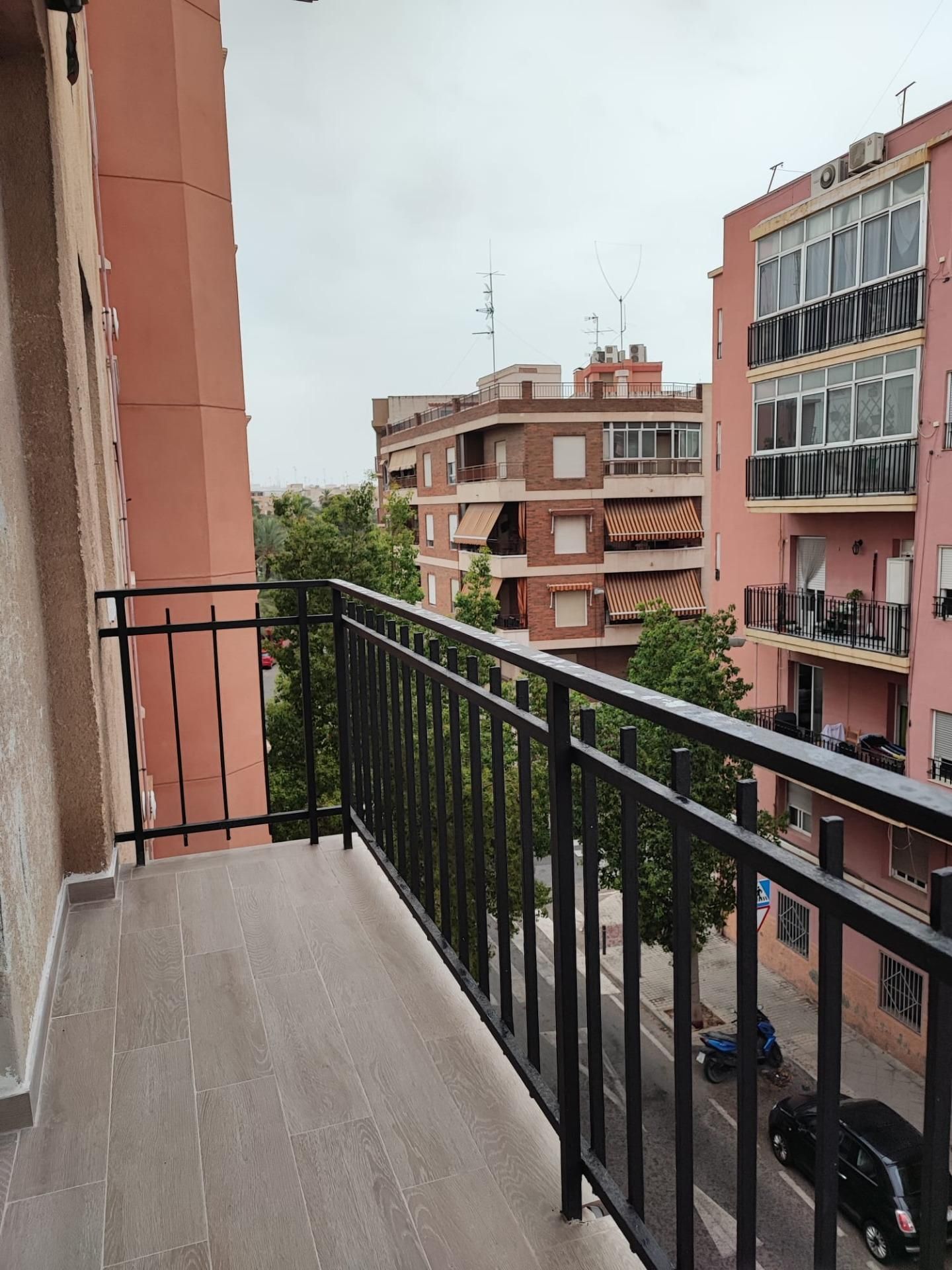 Flat to share in Plaza Crevillente - Antiguos Juzgados - El Asilo, Elche ciudad