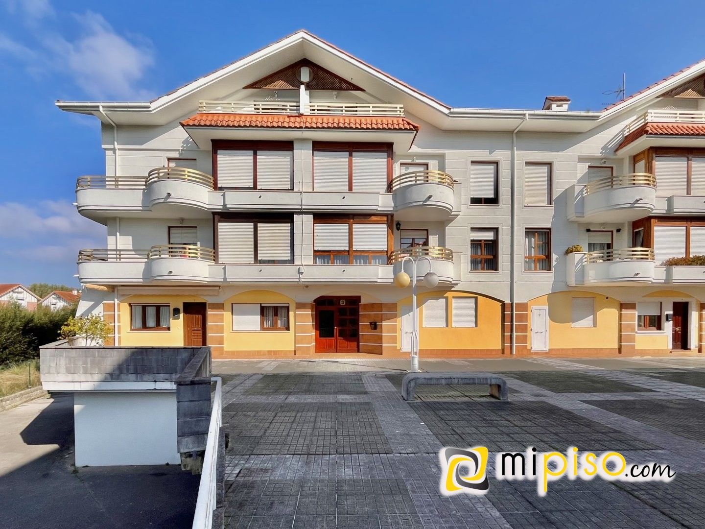 Vista exterior de Pis en venda en Ampuero amb Calefacció, Terrassa i Moblat