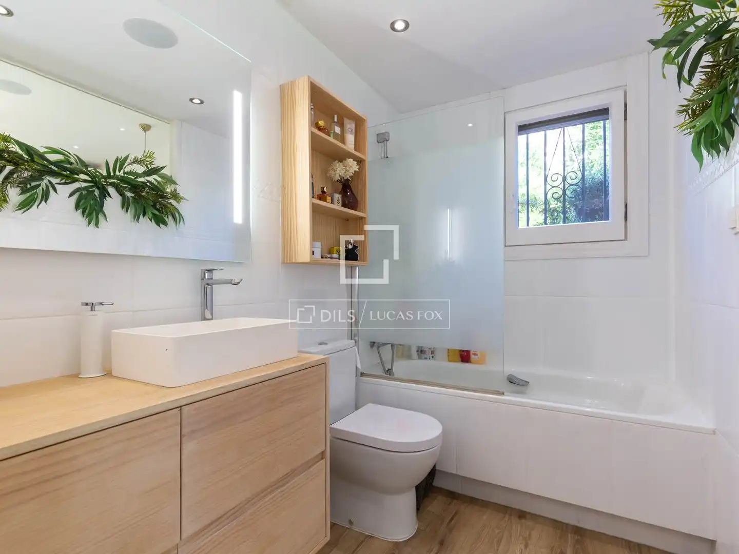 Baño de Piso en venta en Esplugues de Llobregat con Aire acondicionado, Calefacción y Jardín privado
