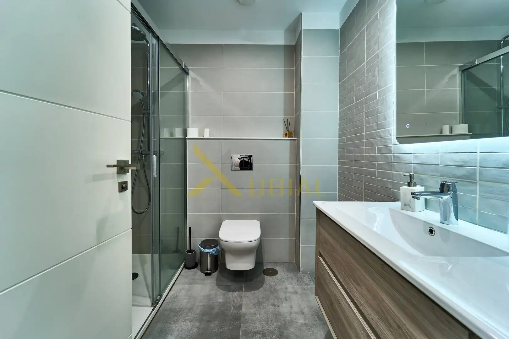 Bathroom of Flat for sale in A Coruña Capital   with Storage room, Furnished and Balcony