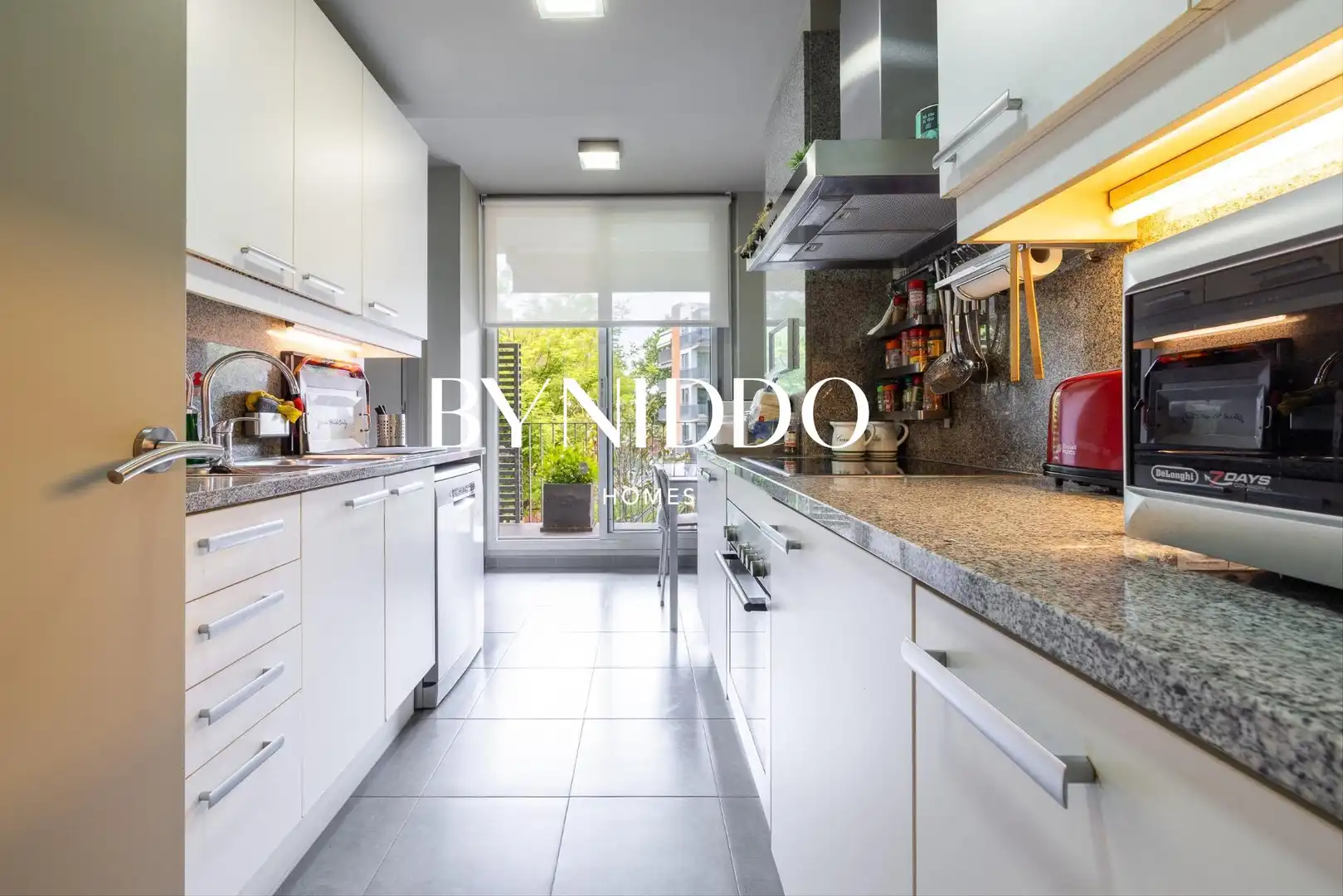 Kitchen of Flat for sale in Sant Cugat del Vallès  with Air Conditioner, Heating and Private garden