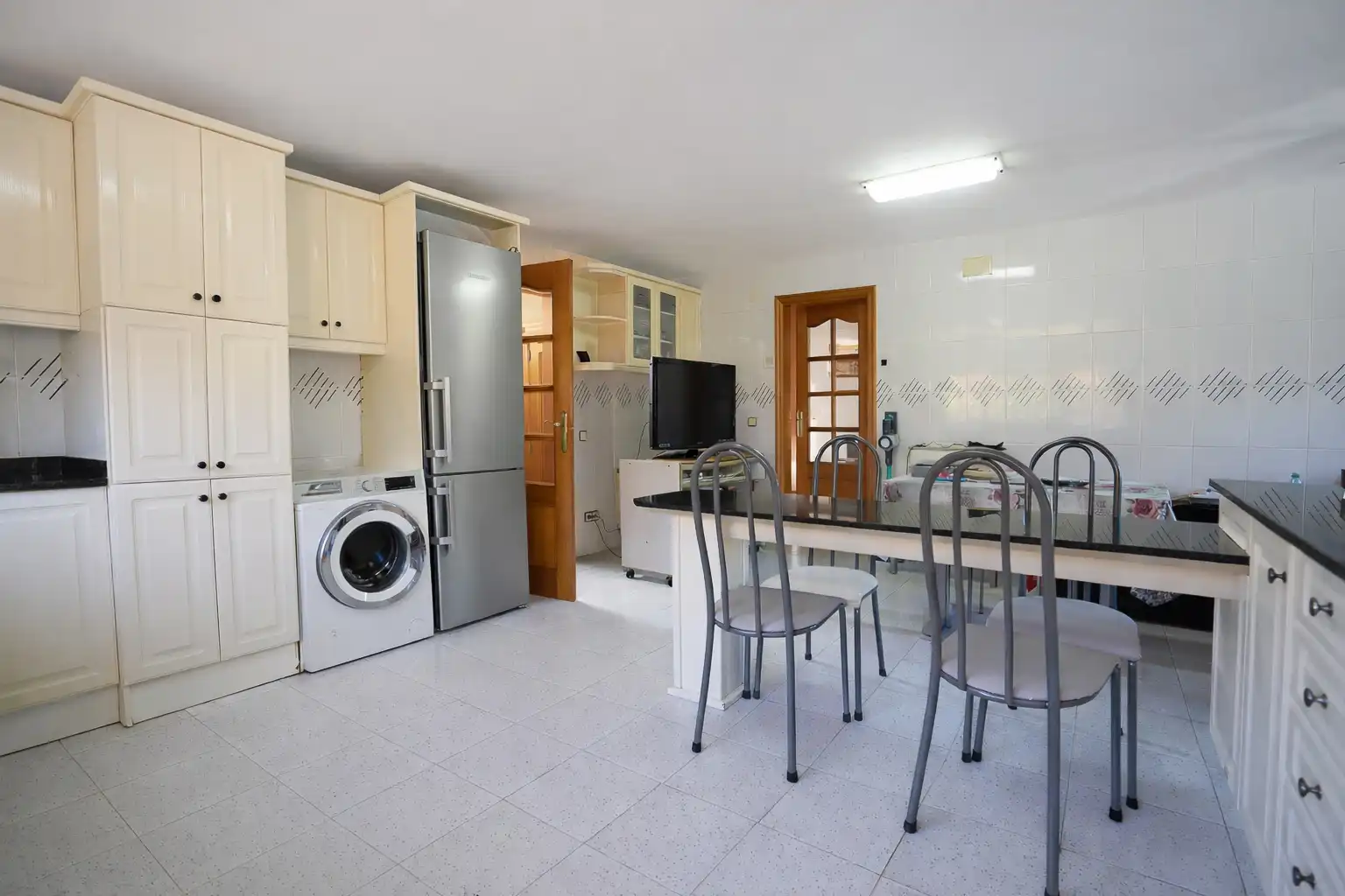 Cuina de Casa o xalet en venda en Tarragona amb Aire condicionat, Calefacció i Jardí privat