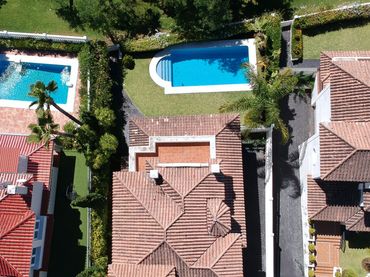 House with balcony for sale in Calle 23 B 476