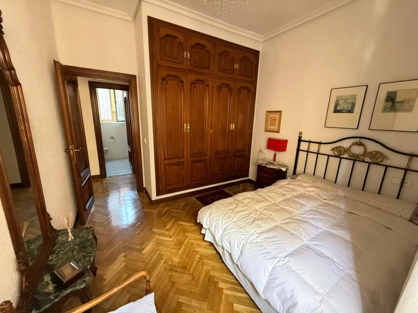 Dormitori de Pis de lloguer en Salamanca amb Moblat