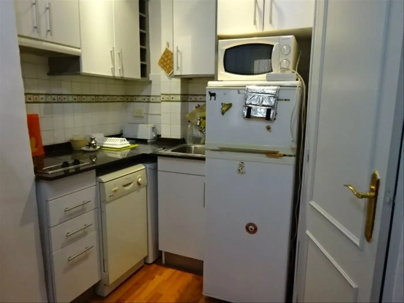 Cocina de Apartamento de alquiler en Barcelona con Aire acondicionado, Calefacción y Amueblado