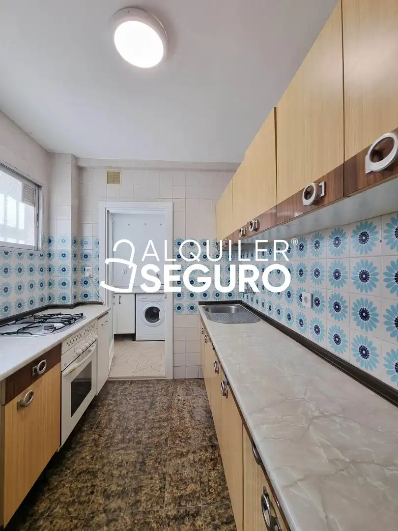 Cocina de Piso de alquiler en Collado Villalba con Calefacción, Terraza y Piscina