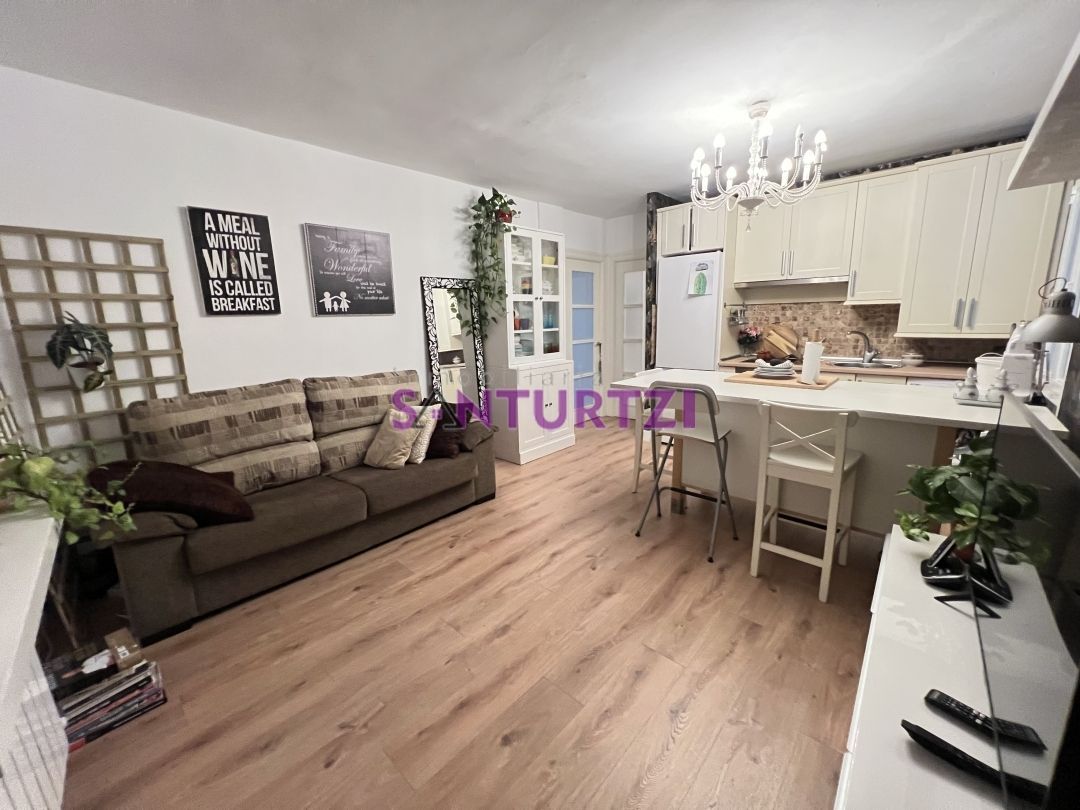 Living room of Flat for sale in Portugalete  with Heating